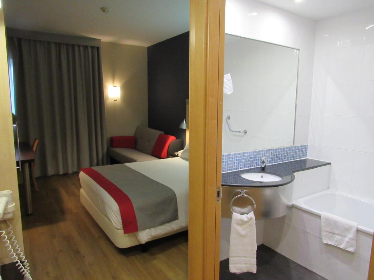 Holiday Inn Express Alcobendas By Ihg Exterior photo
