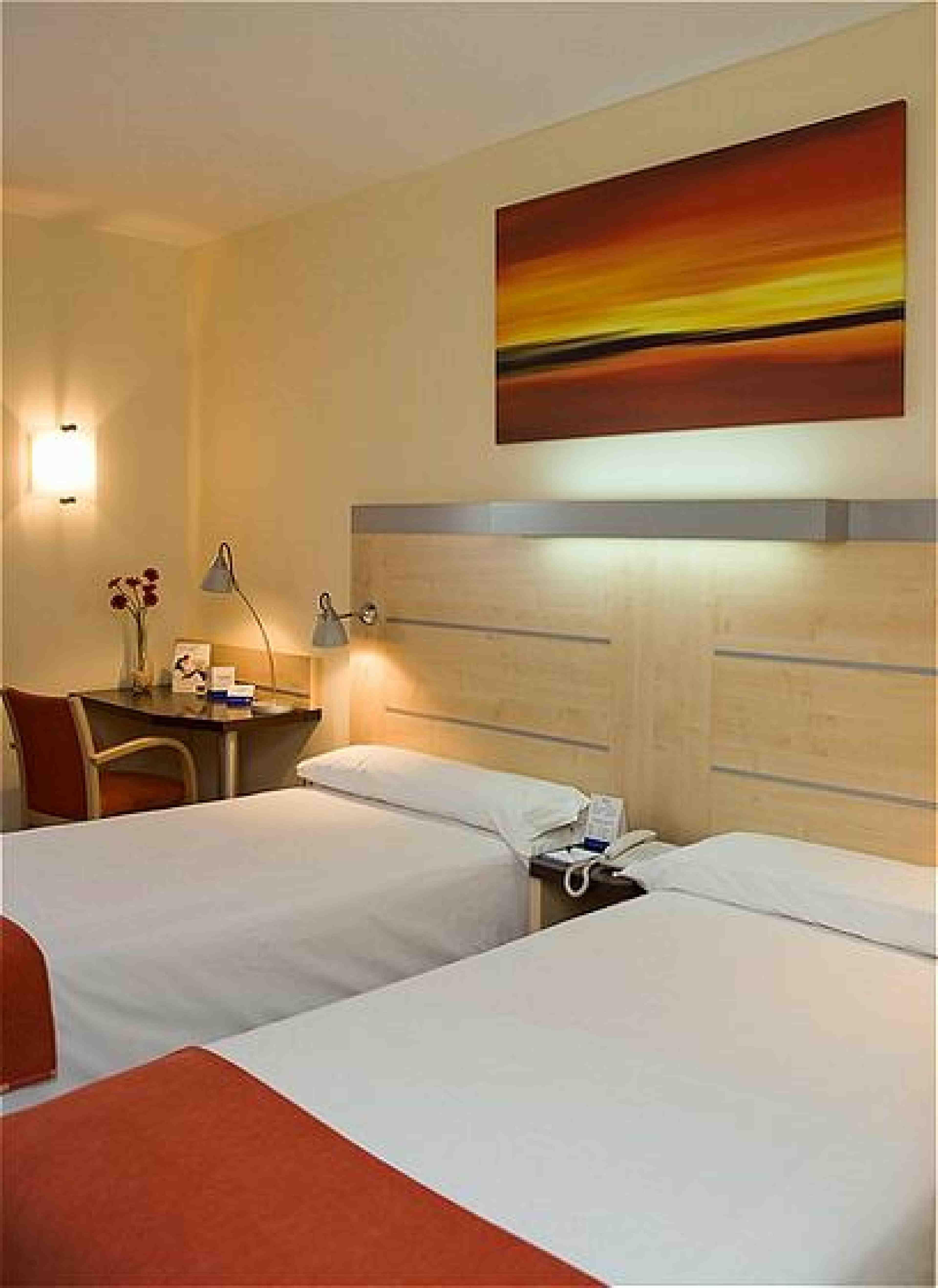 Holiday Inn Express Alcobendas By Ihg Exterior photo