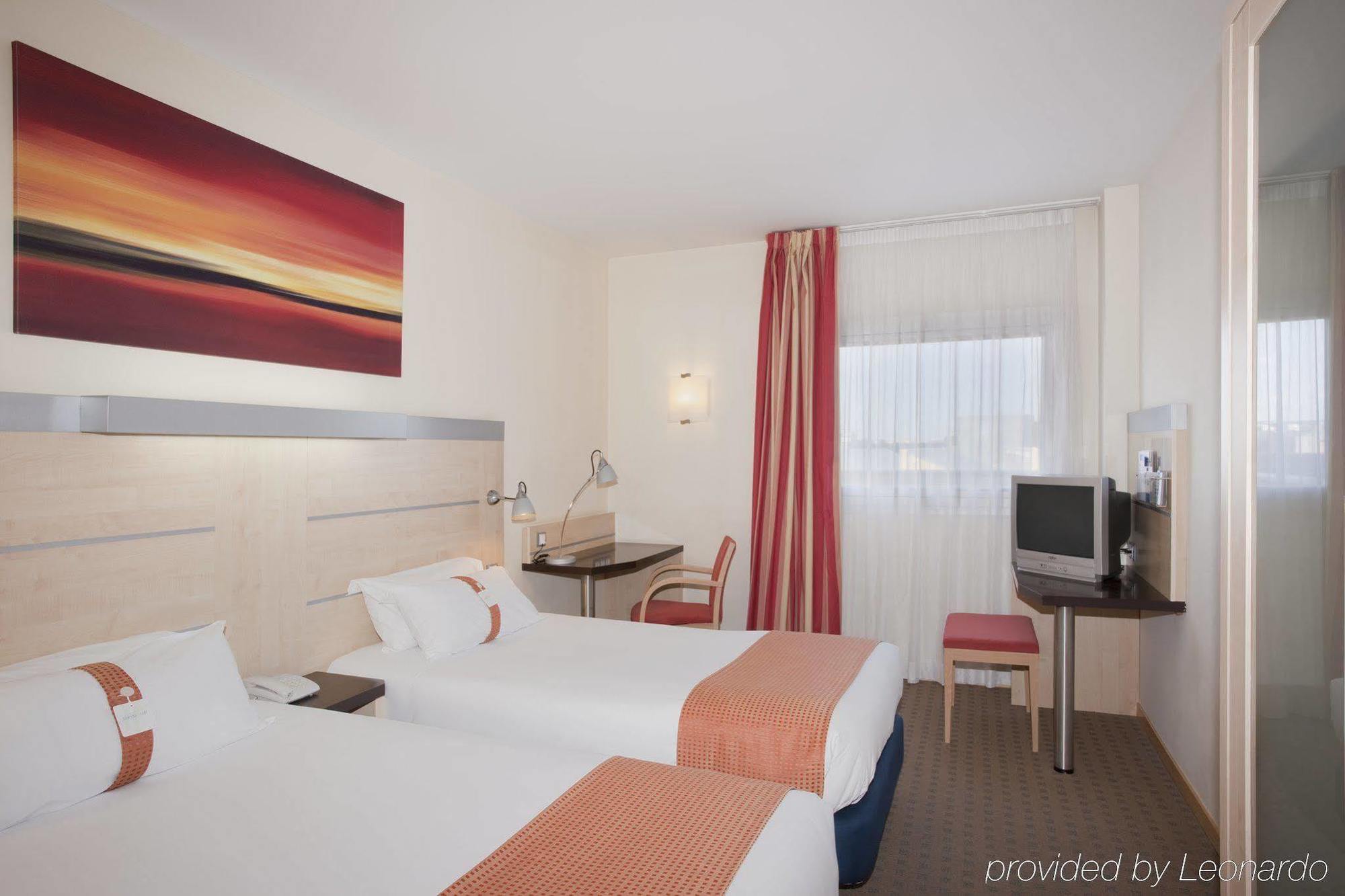 Holiday Inn Express Alcobendas By Ihg Exterior photo