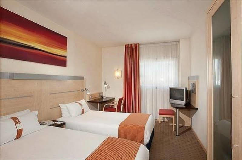 Holiday Inn Express Alcobendas By Ihg Exterior photo